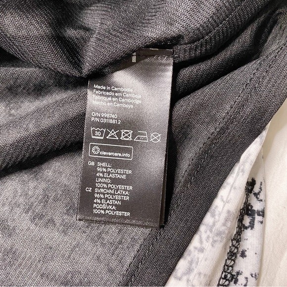 NWT H&M Black & White Speckled Faux Wrap Top Size Small - Picture 4 of 7